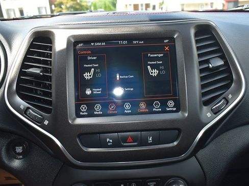 Used 2021 Jeep Cherokee Trailhawk w/ Trailer Tow Group AWD/4WD image 19