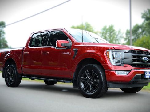 Used 2021 Ford F150 Lariat w/ Equipment Group 502A High AWD/4WD image 3