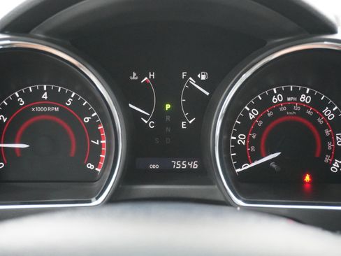 Used 2011 Toyota Highlander SE w/ Tow Pkg FWD image 18