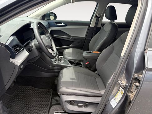 Used 2022 Volkswagen Taos SE FWD image 19