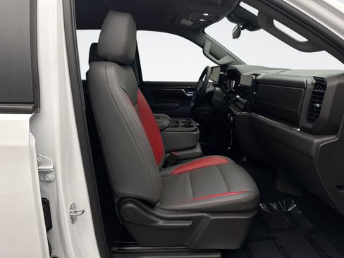 Used 2024 Chevrolet Silverado 1500 LT image 17