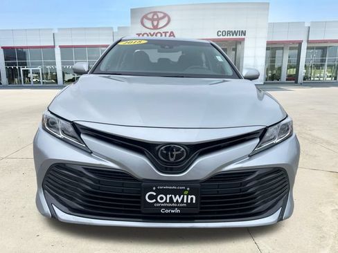Used 2018 Toyota Camry LE FWD image 12