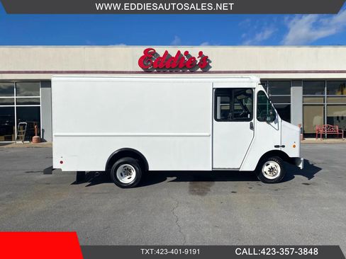 Used 2014 Ford E-350 and Econoline 350 Super Duty w/ A/C Prep Package RWD image 1