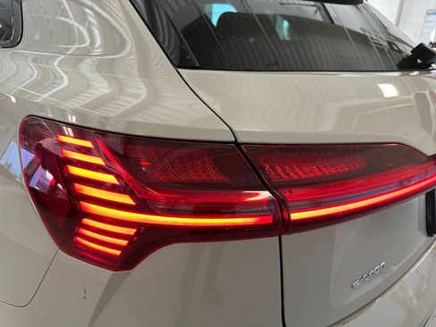 Used 2021 Audi e-tron Premium w/ Convenience Plus Package image 35