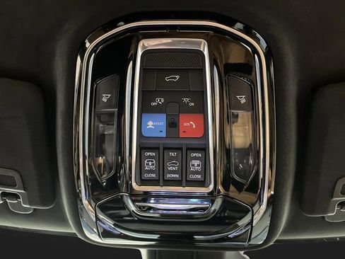Used 2023 Jeep Grand Cherokee Summit image 27