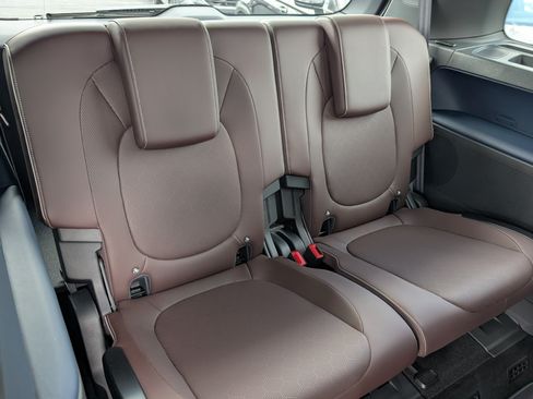Used 2025 Volkswagen ID. Buzz Pro S Plus w/ Cupholders Package RWD image 12