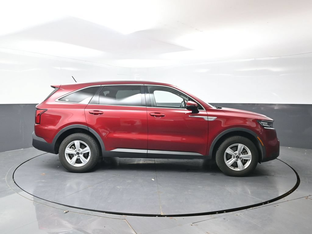 Used 2023 Kia Sorento LX AWD/4WD image 2