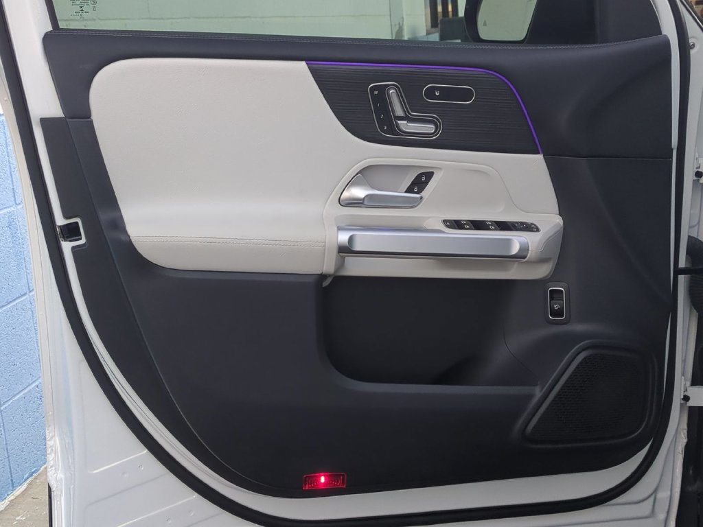 Used 2023 Mercedes-Benz GLB 250 4MATIC image 25