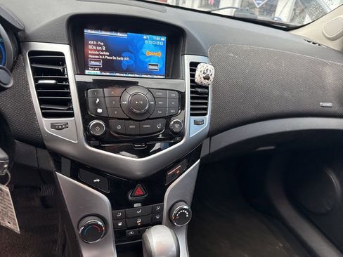 Used 2016 Chevrolet Cruze LT image 20