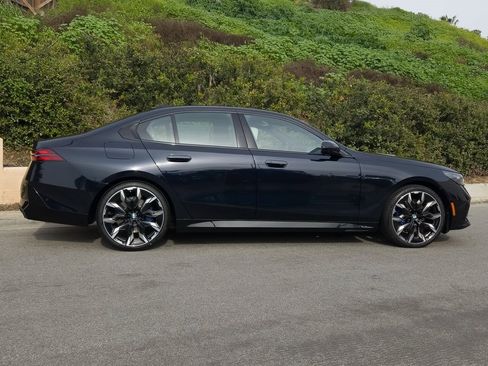 New 2026 BMW 530i xDrive 530i xDrive w/ M Sport Package image 4