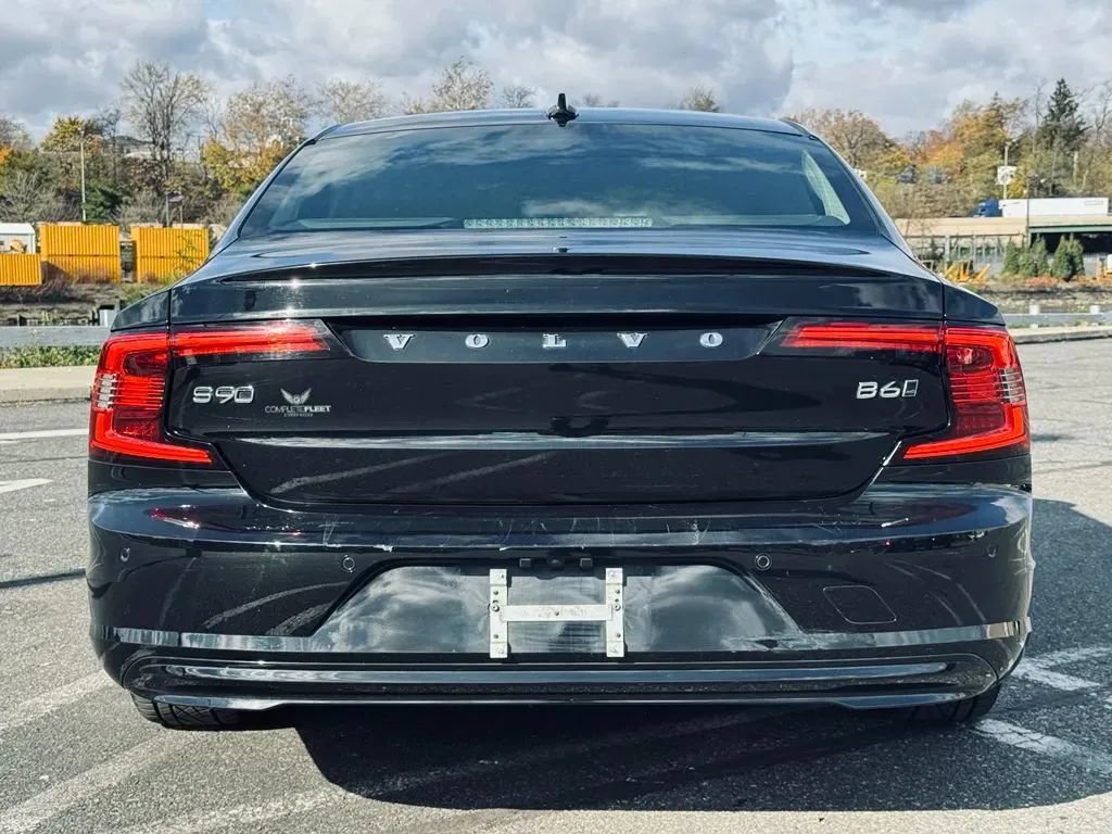 Used 2023 Volvo S90 B6 Plus AWD/4WD image 6