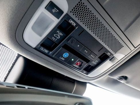 Used 2017 Acura TLX V6 SH-AWD w/ Technology Pkg image 47