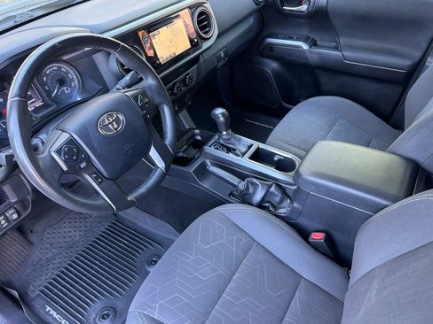 Used 2017 Toyota Tacoma TRD Off-Road w/ Tow Package (A/T) AWD/4WD image 13