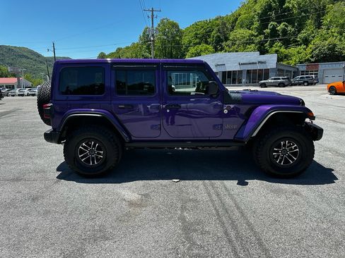 Used 2026 Jeep Wrangler Unlimited Rubicon AWD/4WD image 2