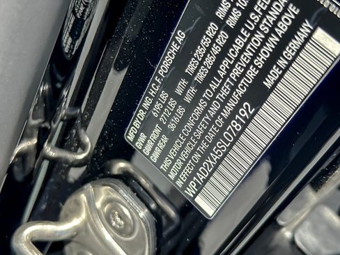 Used 2025 Porsche Macan Electric RWD image 28