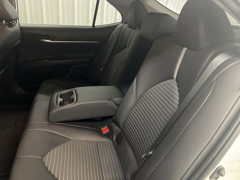 Used 2021 Toyota Camry SE image 13