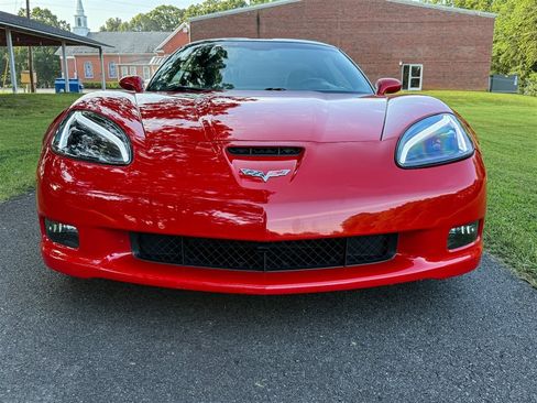 Used 2007 Chevrolet Corvette Z06 w/ Preferred Equipment Group RWD image 10
