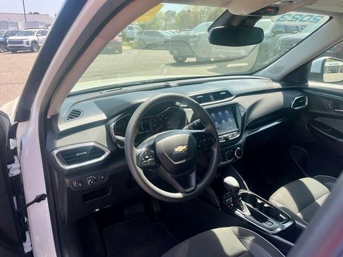 Certified 2023 Chevrolet TrailBlazer LT w/ Convenience Package AWD/4WD image 12