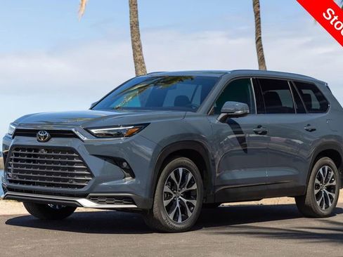 Used 2024 Toyota Grand Highlander AWD Hybrid image 1