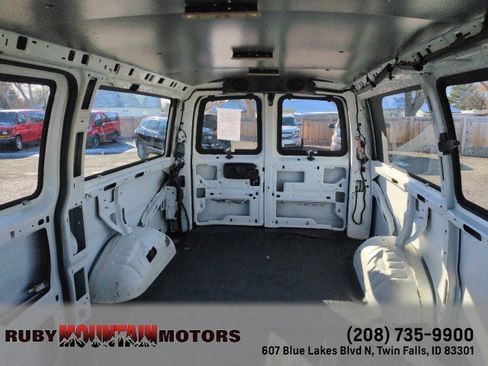 Used 2016 Chevrolet Express 2500 image 22