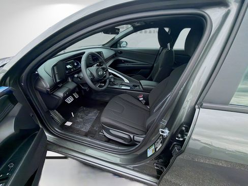 New 2026 Hyundai Elantra Sport FWD image 14