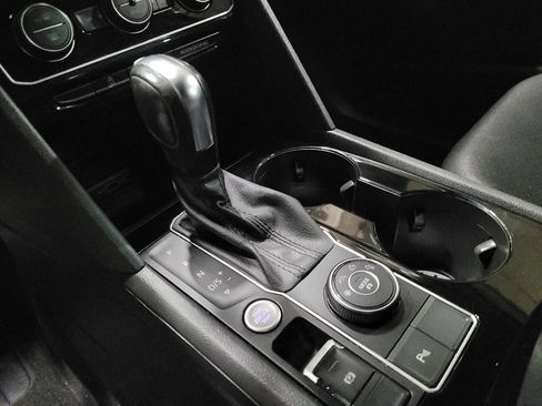 Used 2020 Volkswagen Atlas Cross Sport SEL R-Line image 26