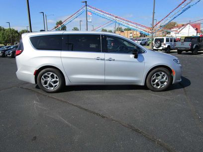 Certified 2024 Chrysler Pacifica Limited