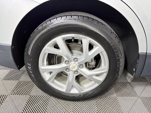 Used 2018 Chevrolet Equinox Premier FWD image 17