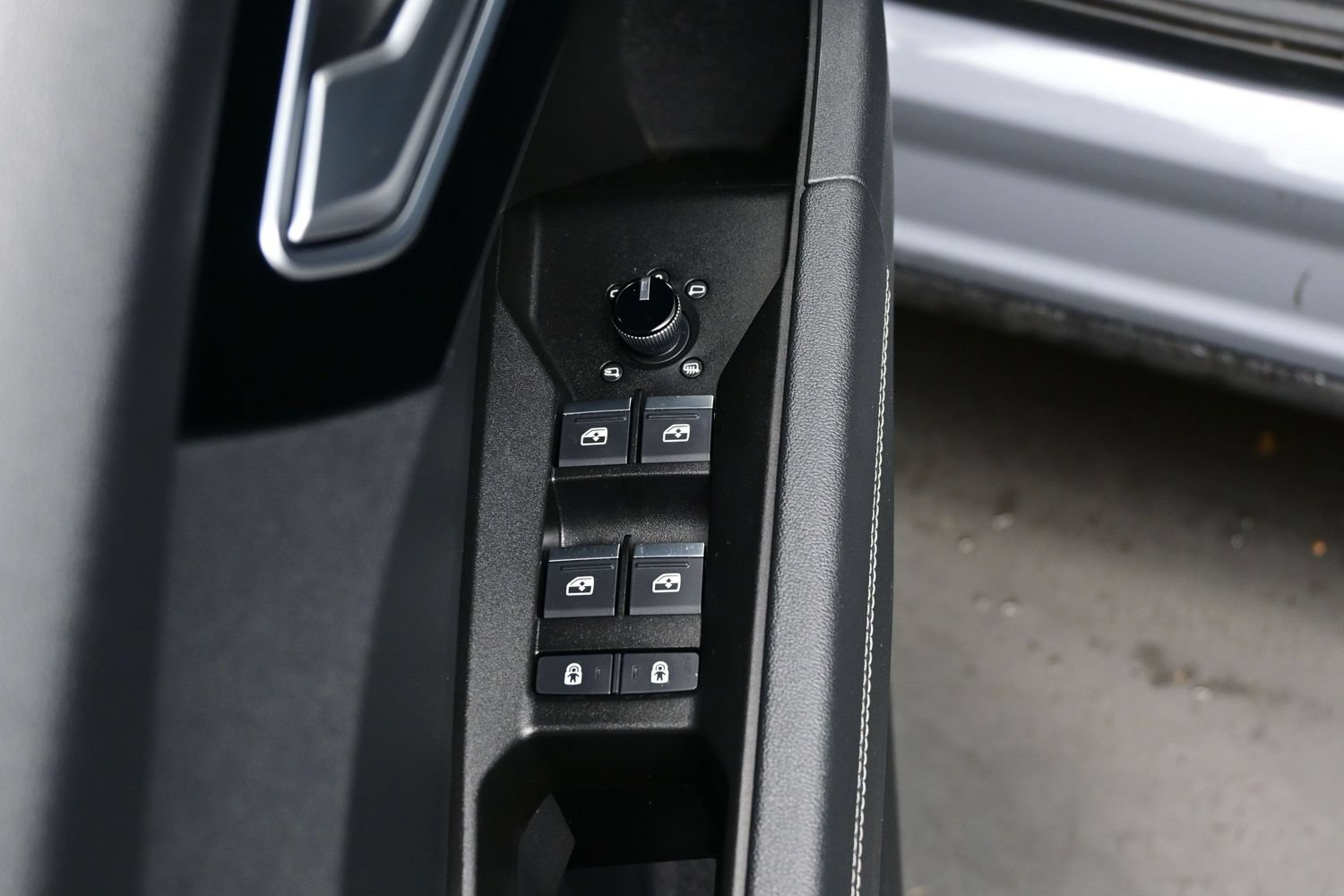 Used 2023 Audi Q4 e-tron Premium Plus w/ Premium Plus AWD/4WD image 10