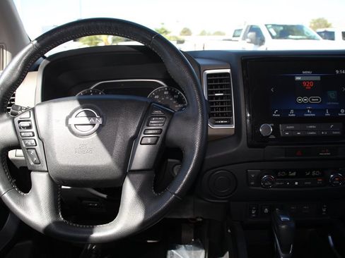 Used 2022 Nissan Frontier SV RWD image 17