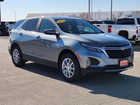 Used 2023 Chevrolet Equinox LT image 4