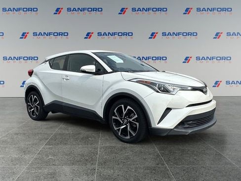 Used 2019 Toyota C-HR XLE image 7