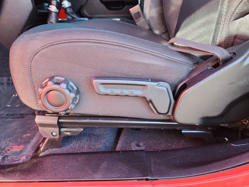 Used 2020 Jeep Wrangler Sport image 14