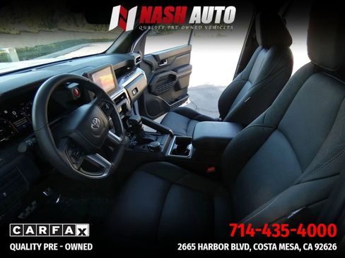 Used 2025 Toyota Tacoma TRD Sport AWD/4WD image 58