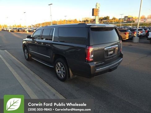 Used 2018 GMC Yukon XL Denali image 9