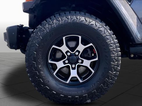Used 2018 Jeep Wrangler Unlimited Rubicon w/ Dual Top Group AWD/4WD image 10