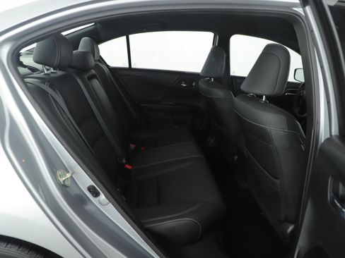 Used 2017 Honda Accord Sport image 13