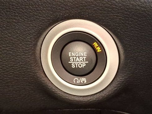 Certified 2022 Chrysler Pacifica Pinnacle FWD image 28