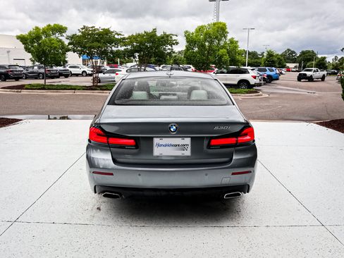 Used 2021 BMW 530i w/ Premium Package RWD image 10