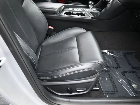 Used 2019 Genesis G70 2.0T Advanced RWD image 41