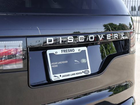 New 2026 Land Rover Discovery Limited Edition AWD/4WD image 12