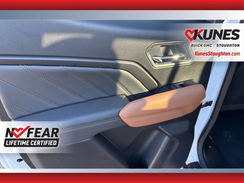 Used 2024 GMC Canyon AT4 image 34