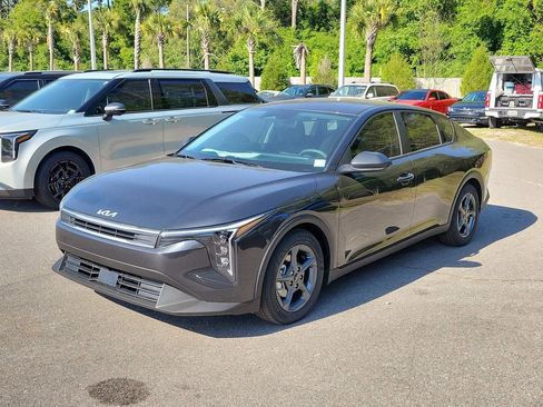 New 2026 Kia K4 LXS FWD image 3
