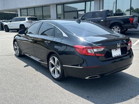 Used 2018 Honda Accord Touring image 5