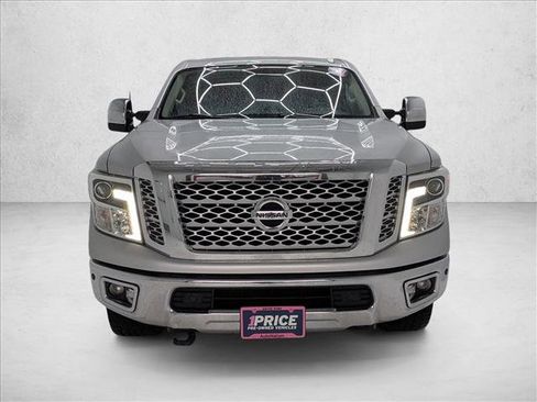 Used 2017 Nissan Titan SL image 2