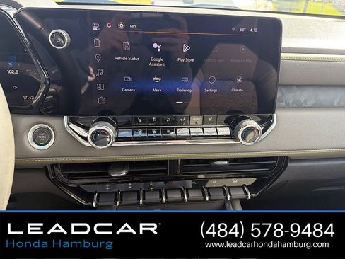 Used 2024 Chevrolet Colorado ZR2 w/ Technology Package AWD/4WD image 27
