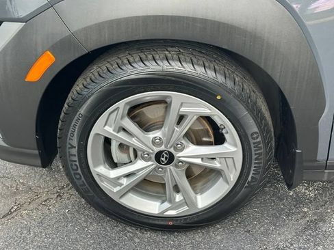 Used 2023 Hyundai Kona SEL AWD/4WD image 9