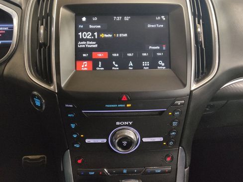 Used 2017 Ford Edge Sport w/ Technology Package image 25