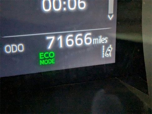 Used 2023 Toyota Camry SE image 18