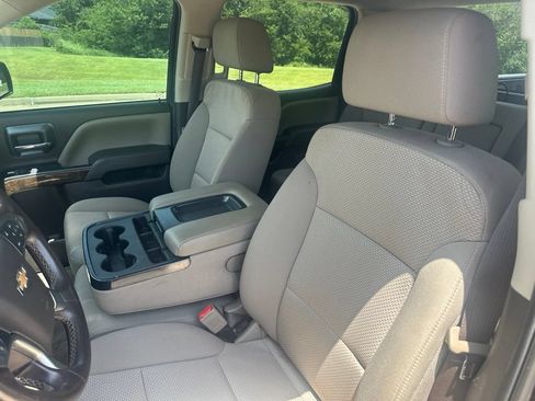 Used 2018 Chevrolet Silverado 1500 LT w/ Texas Edition AWD/4WD image 9